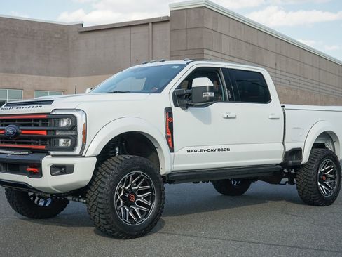 Used 2023 Ford F250 Lariat AWD/4WD image 2