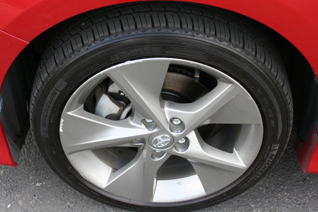 Used 2012 Toyota Camry SE w/ Leather Pkg FWD image 27