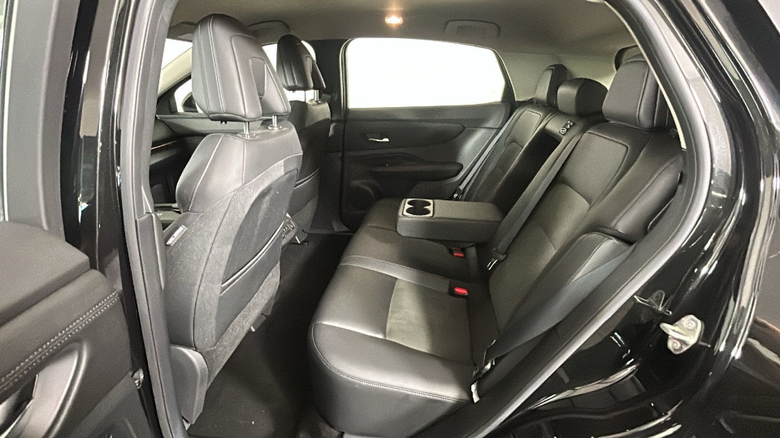 Used 2023 Nissan Ariya AWD image 31