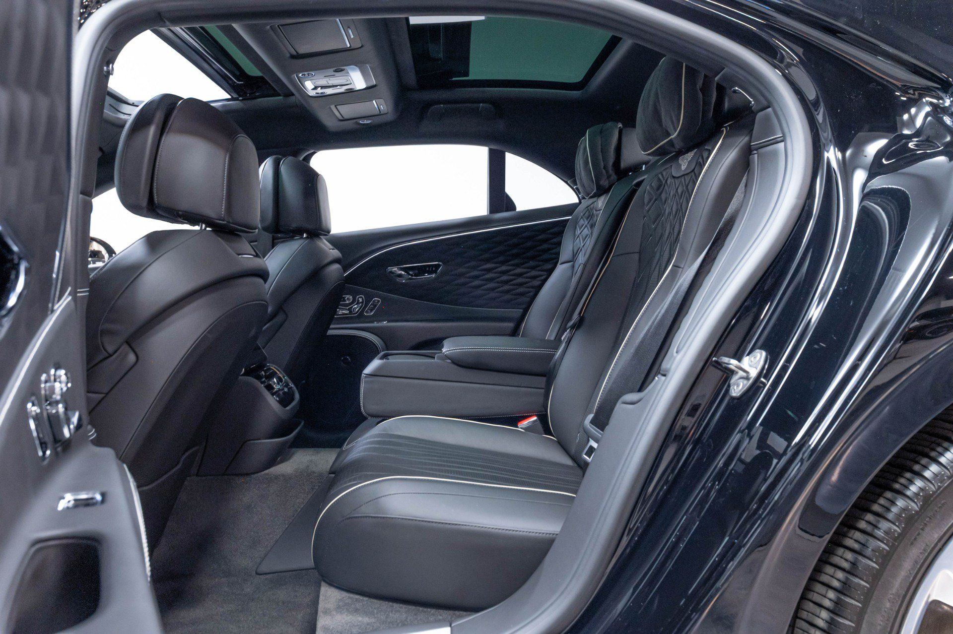 Used 2020 Bentley Flying Spur W12 AWD/4WD image 28