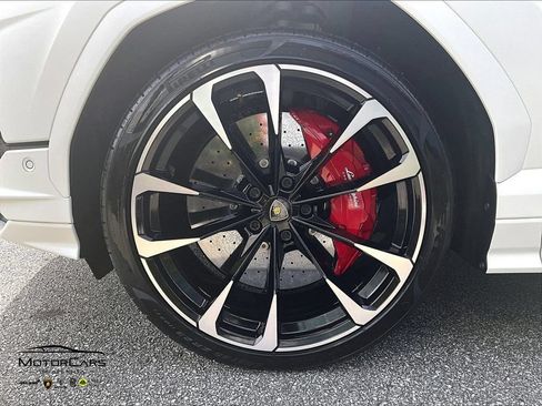 Used 2024 Lamborghini Urus S AWD/4WD image 9