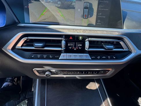 Used 2021 BMW X7 M50i w/ Executive Package image 21