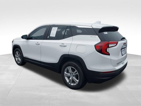 Used 2024 GMC Terrain SLE FWD image 3