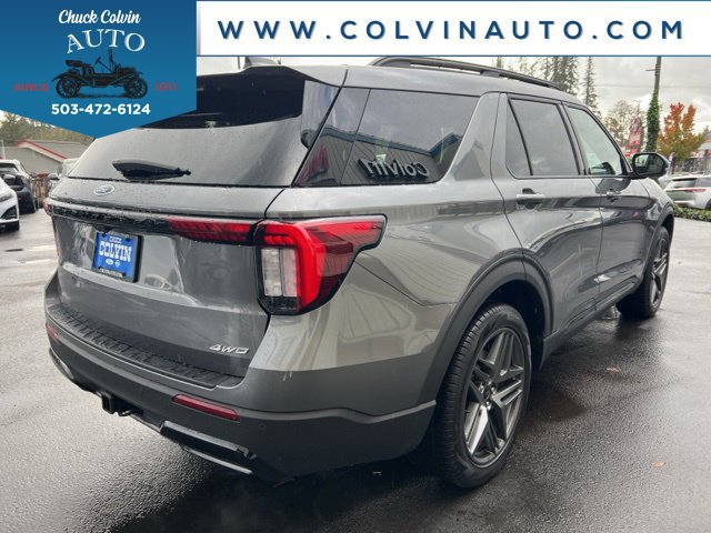 Used 2025 Ford Explorer ST-Line w/ ST-Line Street Pack AWD/4WD image 6