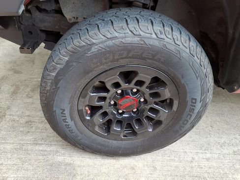 Used 2020 Toyota Tacoma SR image 5