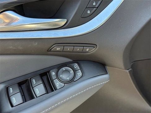 Used 2024 Buick Enclave Premium image 18