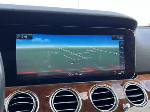 Certified 2019 Mercedes-Benz E 300 4MATIC image 25