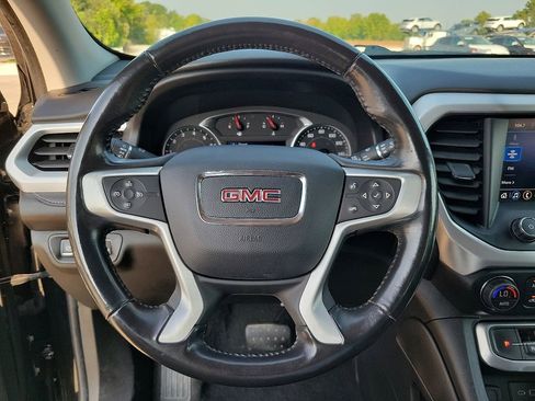 Used 2020 GMC Acadia SLE image 19