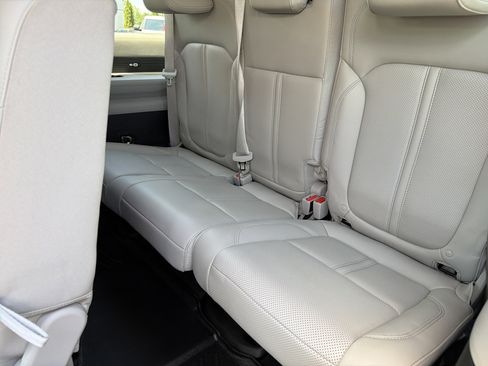 Used 2022 Jeep Wagoneer Series II AWD/4WD image 30