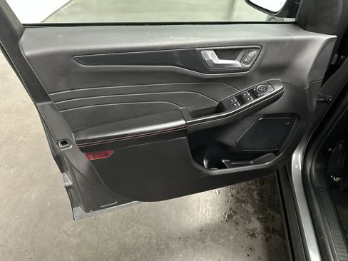 Used 2025 Ford Escape ST-Line AWD/4WD image 17