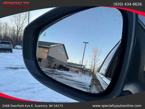 Used 2022 Chrysler Pacifica Touring-L image 12