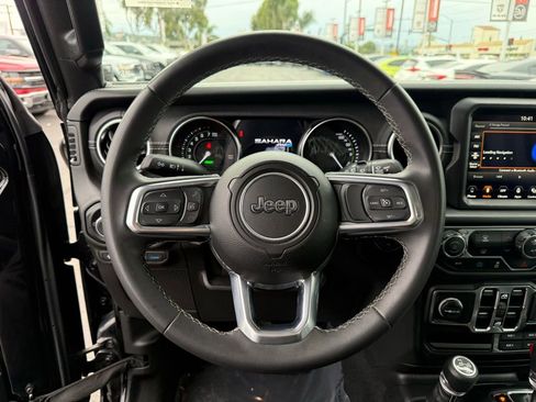 Used 2023 Jeep Wrangler Unlimited Sahara image 22