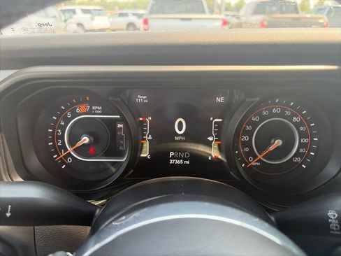 Used 2025 Jeep Wrangler Unlimited Sahara AWD/4WD image 20