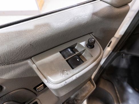 Used 2021 Chevrolet Express 2500 RWD image 15