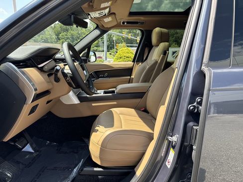 New 2025 Land Rover Range Rover SE AWD/4WD image 9