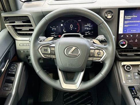 Used 2024 Lexus GX 550 w/ Accessory Package (2T) image 23