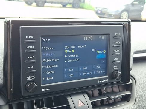 Used 2022 Toyota RAV4 LE AWD/4WD image 23