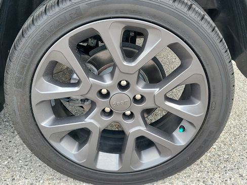 Used 2021 Jeep Compass Latitude FWD image 13