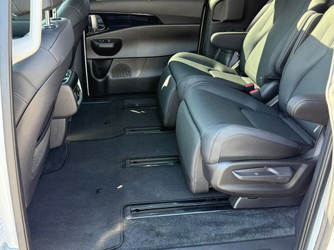 Used 2026 Kia Carnival SX Prestige image 19