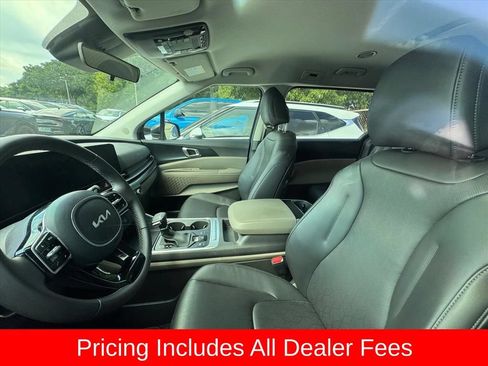 Certified 2026 Kia Carnival FWD image 8