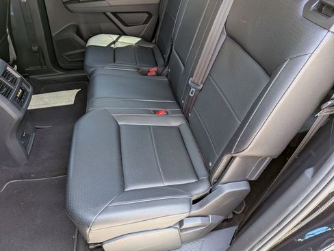 Used 2023 Volkswagen Atlas SE AWD/4WD image 25
