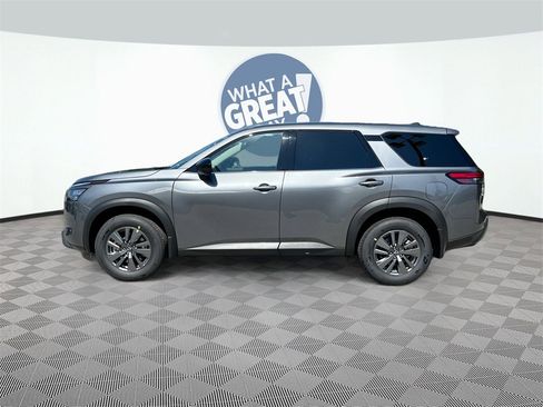 Certified 2025 Nissan Pathfinder S image 31