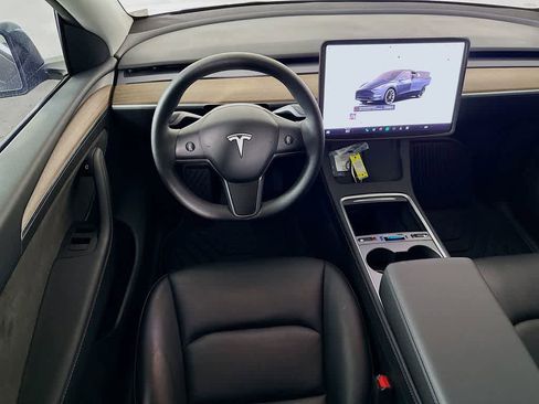 Used 2024 Tesla Model Y Long Range image 9