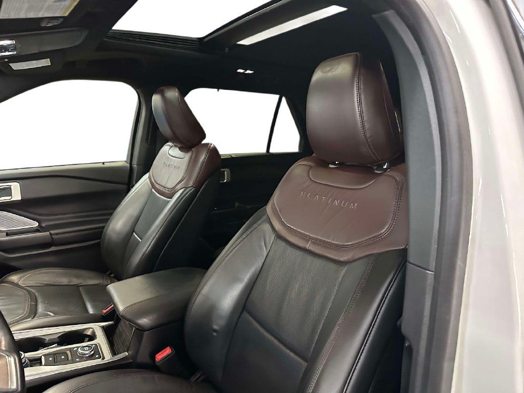 Used 2020 Ford Explorer Platinum w/ Premium Technology Package AWD/4WD image 18