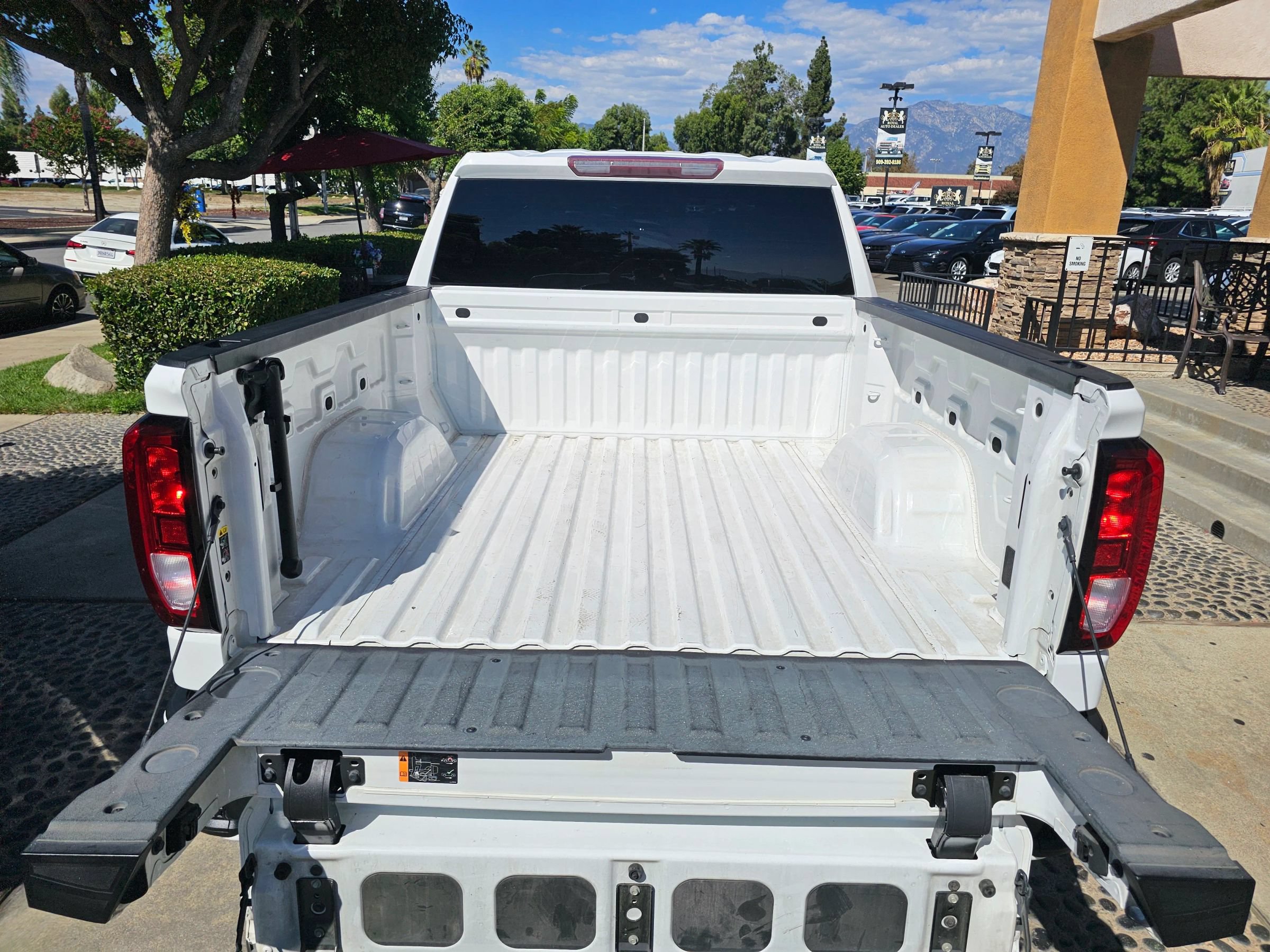 Used 2021 GMC Sierra 1500 Elevation RWD image 28