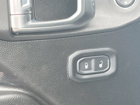 Used 2022 Jeep Wrangler Unlimited Sport AWD/4WD image 18
