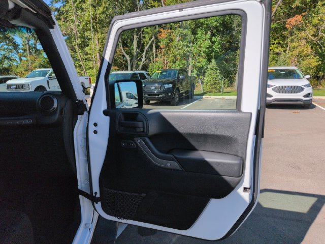 Used 2018 Jeep Wrangler Unlimited Sport AWD/4WD image 15