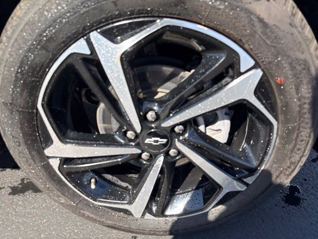 Used 2023 Chevrolet TrailBlazer RS w/ Convenience Package FWD image 9