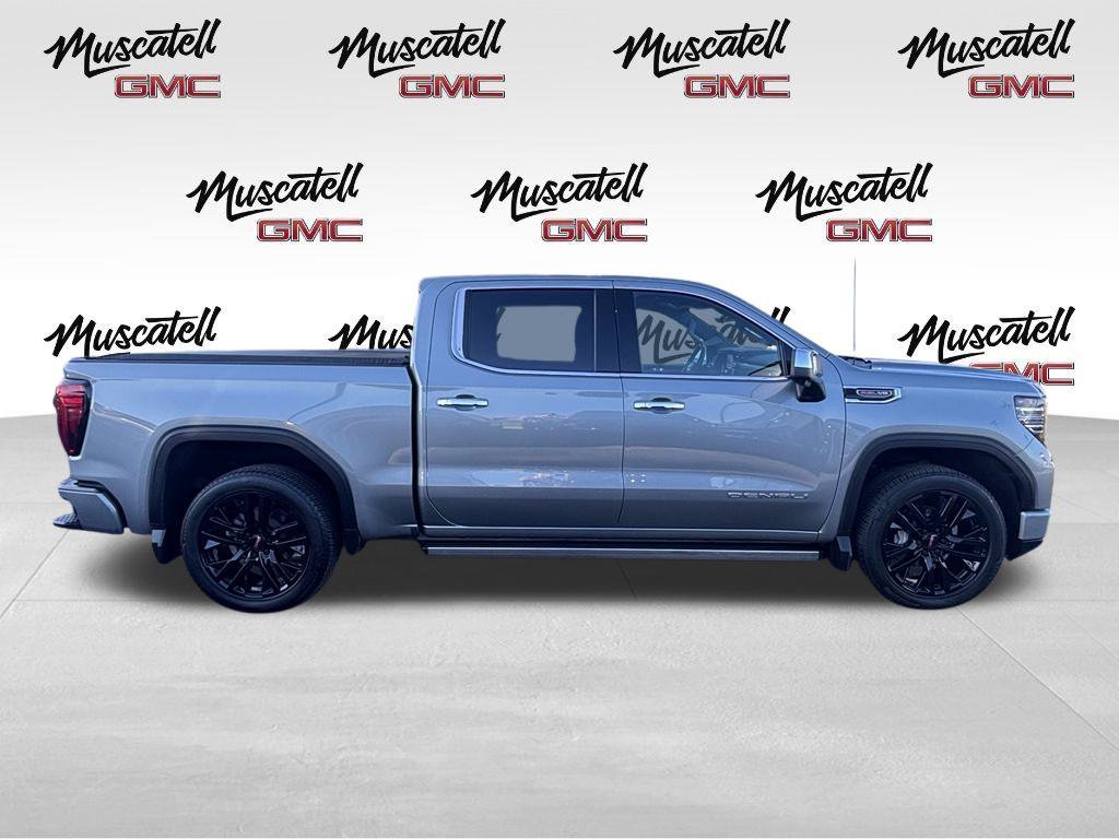 Used 2023 GMC Sierra 1500 Denali w/ Technology Package AWD/4WD image 2