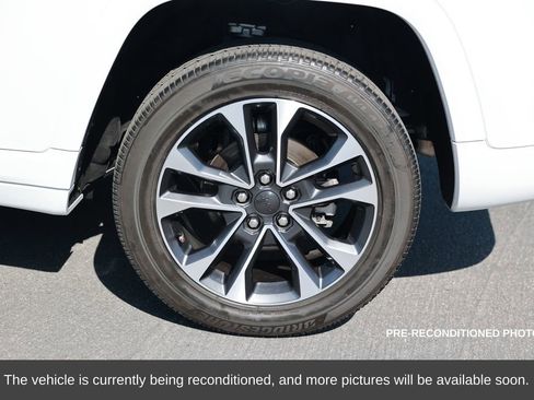 Used 2023 Jeep Grand Cherokee Overland w/ Rear Seat Video Group I image 10