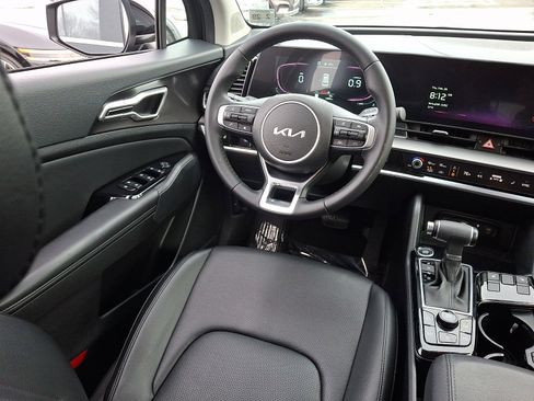 Used 2024 Kia Sportage EX image 14