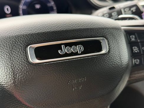 Used 2024 Jeep Grand Cherokee L Limited w/ Luxury Tech Group II image 34