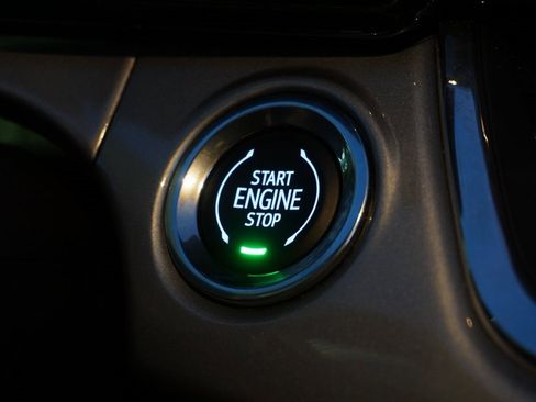 Certified 2025 Chevrolet Trax LT w/ LT Convenience Package image 17