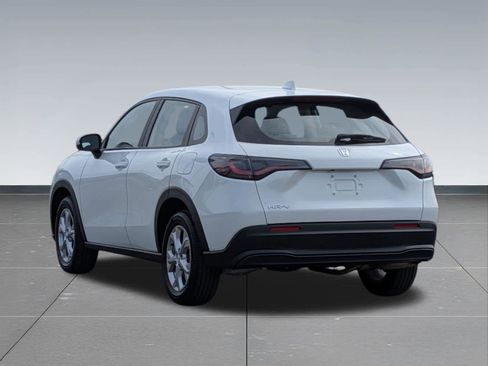 Certified 2024 Honda HR-V LX image 3