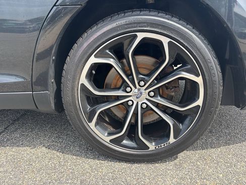 Used 2013 Ford Taurus SHO AWD/4WD image 5