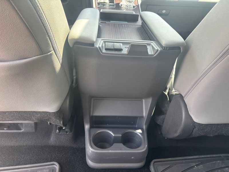 Used 2022 Toyota Sienna XLE FWD image 23