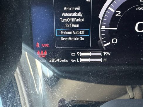 Used 2024 Toyota Tundra Limited AWD/4WD image 11