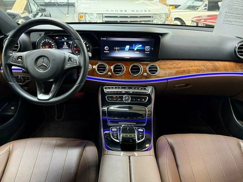 Used 2018 Mercedes-Benz E 300 4MATIC image 12