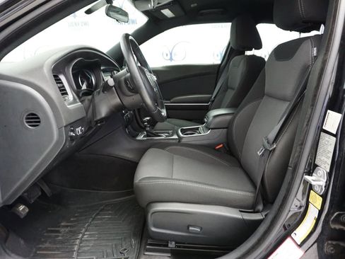 Used 2018 Dodge Charger SXT RWD image 14