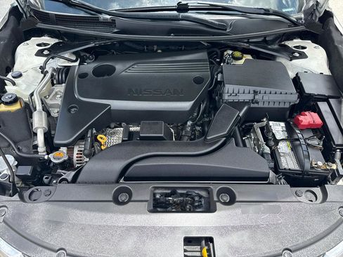 Used 2017 Nissan Altima 2.5 SV FWD image 41
