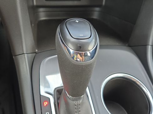 Used 2020 Chevrolet Equinox LT w/ LPO, Floor Liner Package FWD image 27