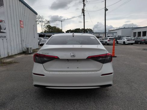 Used 2024 Honda Civic EX image 7