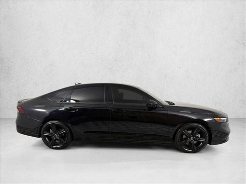 Used 2023 Honda Accord Sport image 3