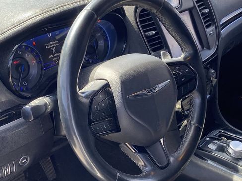 Used 2019 Chrysler 300 S image 5