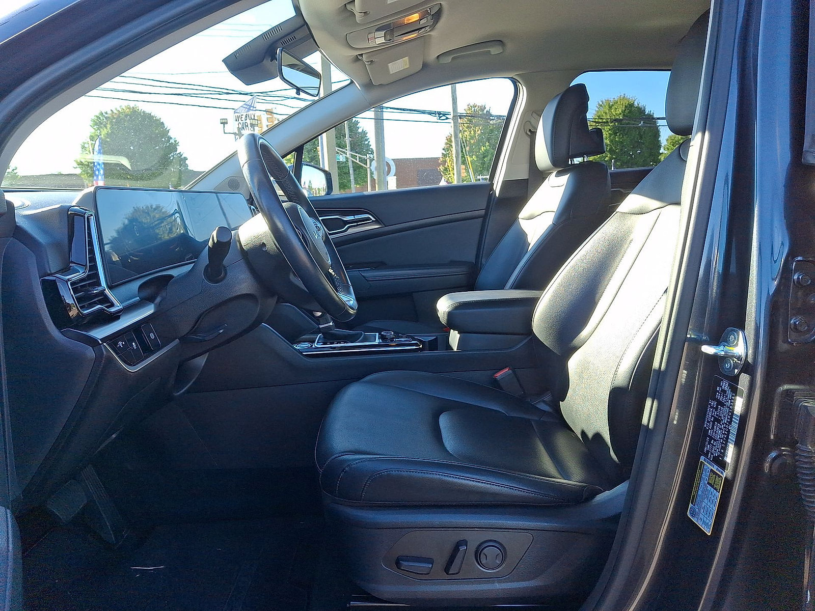 Used 2024 Kia Sportage EX AWD/4WD image 17