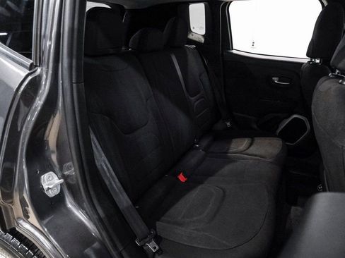 Used 2018 Jeep Renegade Latitude image 38